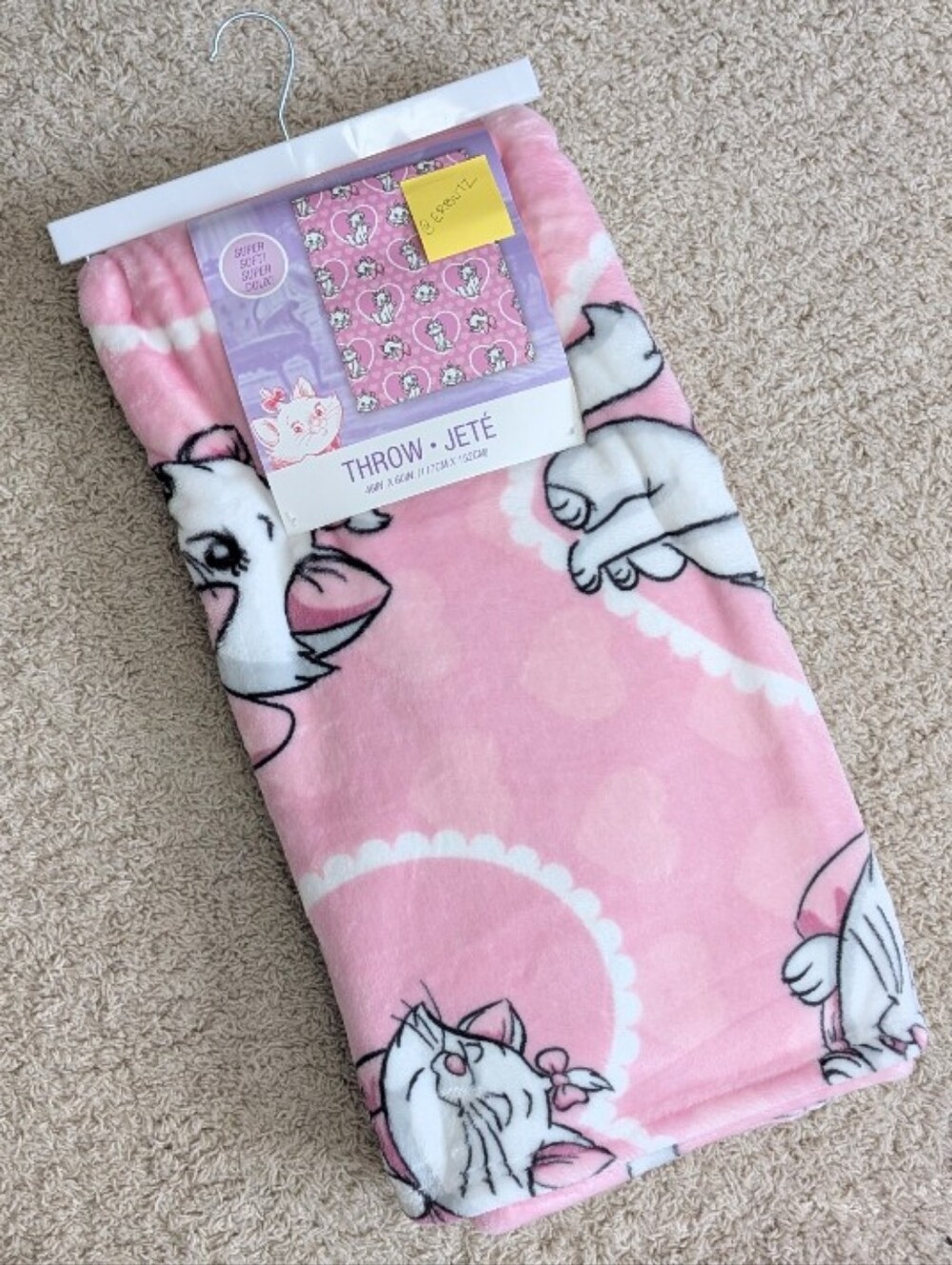Disney Aristocats Plush Marie Throw Blanket with Heart Detail 🐱